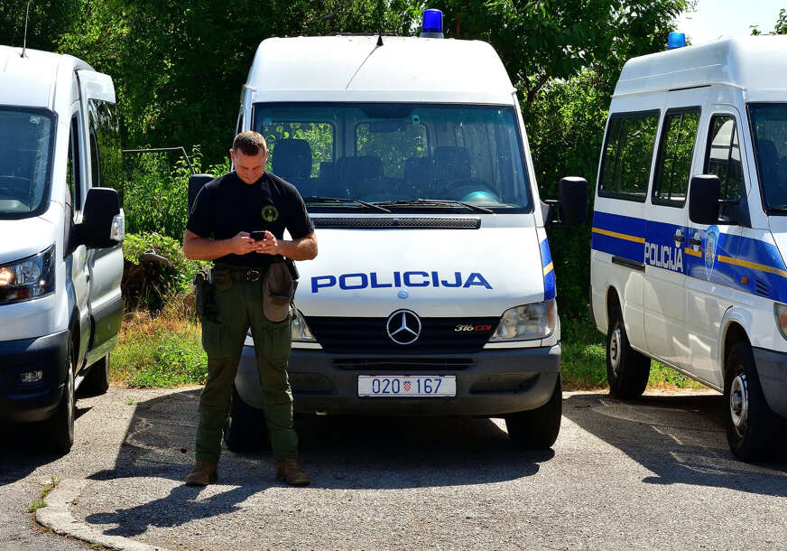 PRIVEDENO 29 MALOLJETNIKA Policija spriječila masovnu tuču osnovaca u Splitu koju su dogovorili preko "Snepčeta"