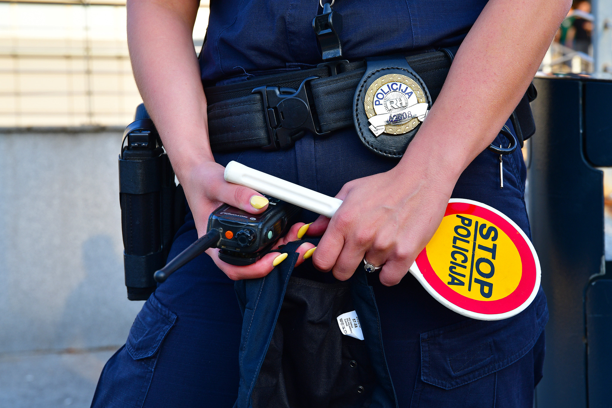 Tajni snimci otkrili kako je policajac od vozača uzeo mito