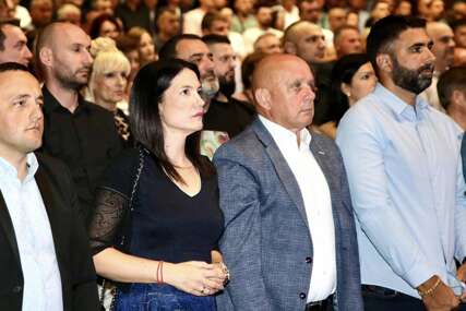 (FOTO) "Pamtimo zločine nad našim narodom" Jelena Trivić POSLALA SNAŽNU PORUKU sa akademije "Krvavi put progona"