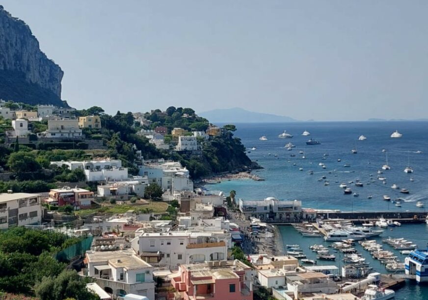 (VIDEO, FOTO) Nekad odmaralište careva, danas jet-set destinacija: Da li je moguće obići Kapri u jednom danu?!