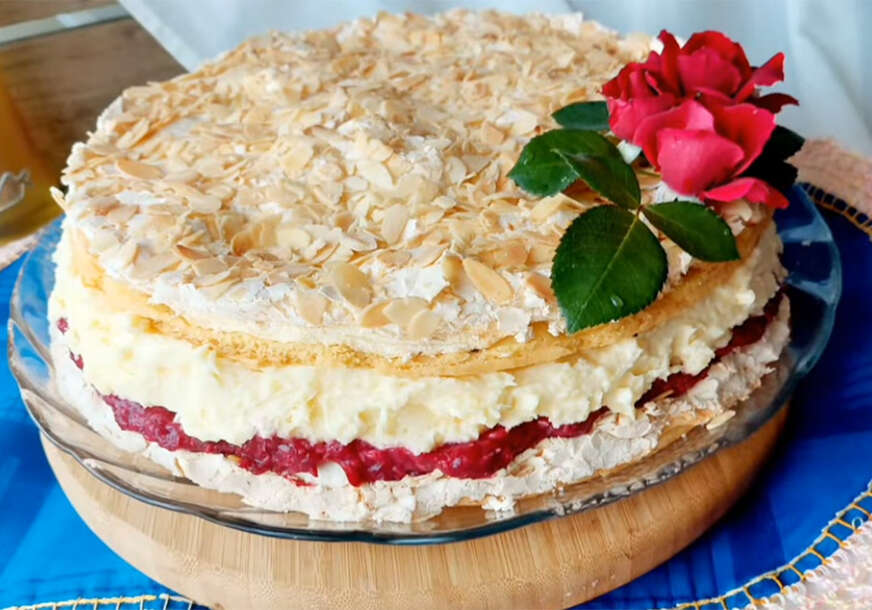 kola; torta sa bademima i malinama