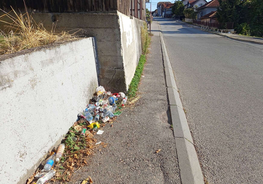 smeće u njegoševoj ulici na petrićevcu 