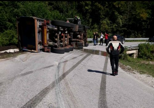 (VIDEO) Kompletna porodica zavijena u crno: U nesreći na Tjentištu poginuo Božidar Nosović, prije 7 godina na identičan način POGINUO I NJEGOV BRAT