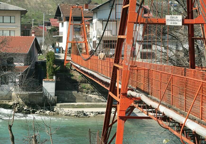 Pješački most u Novoseliji