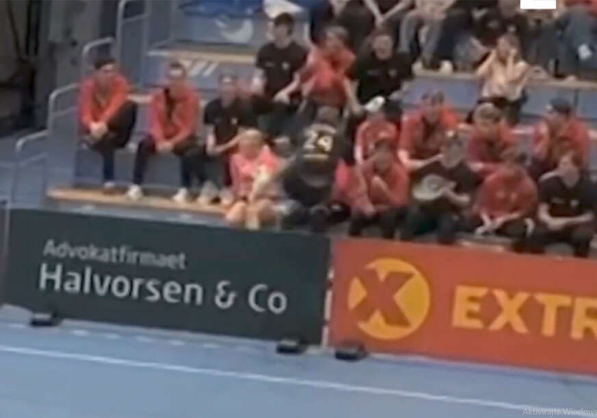 rukometaš oteo od navijača rekvizit