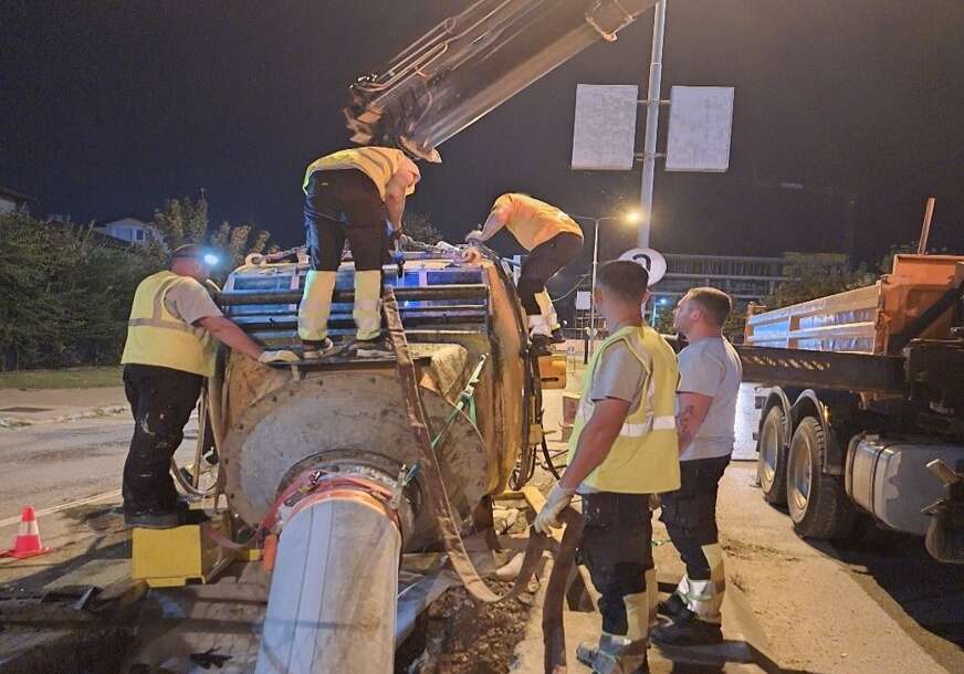 (FOTO) Radovi na Rebrovačkom mostu: Naoružajte se strpljenjem zbog sanacije vrelovoda