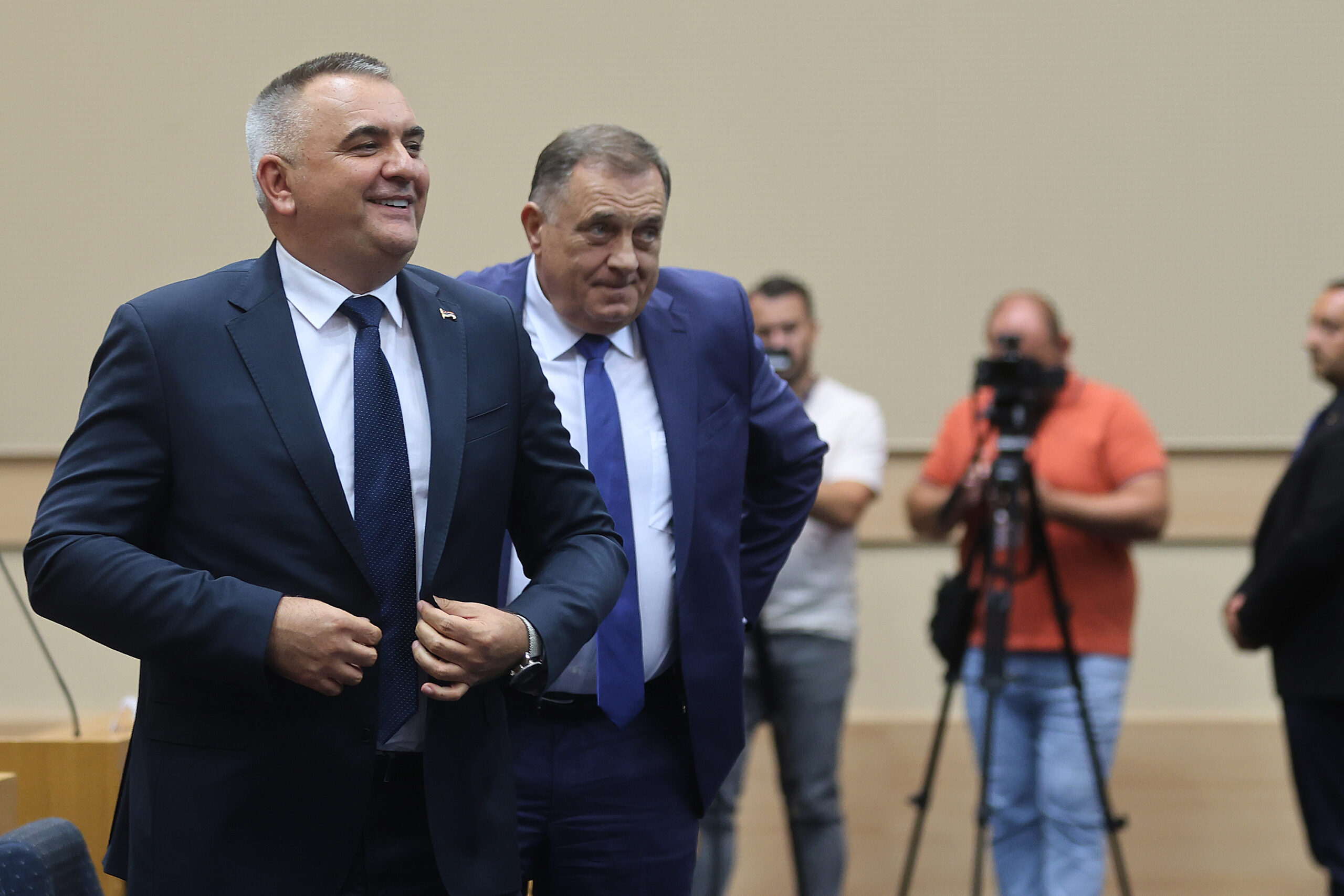 Da li je Vlada RS ustavna