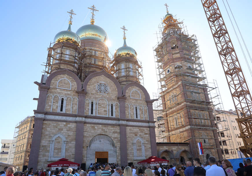 srpsko ruski hram , Prva liturgija u Hramu Preobraženja Gospodnjeg u Banjaluci