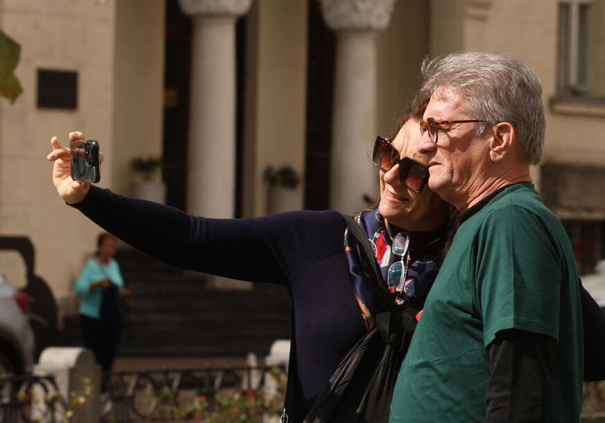 turisti se fotografišu 