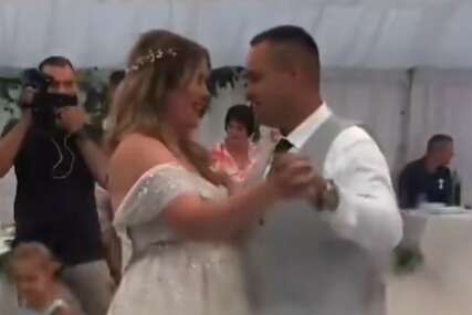(VIDEO) "Imam slom živaca dok gledam ovo" Mladenci izašli da odigraju prvi ples, a onda je uslijedilo nešto što je iznerviralo ljude