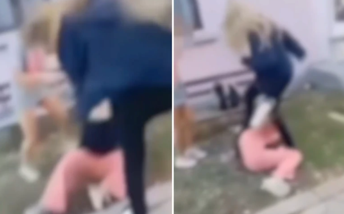 (UZNEMIRUJUĆI VIDEO) "Dosta je, ubila si je, žalosno je" Djevojčice oborile drugaricu, pa je GAZILE I ŠUTIRALE PO GLAVI