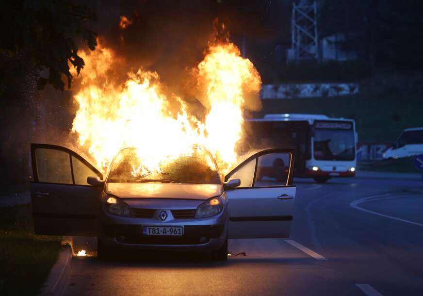 Auto gori, Rosulje, Banjaluka