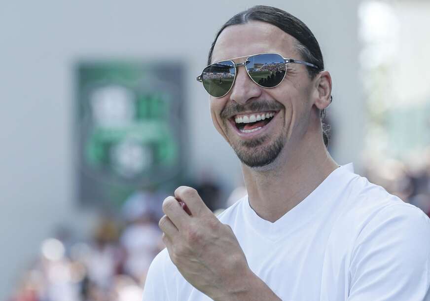 (FOTO) "Zlatan ne prima poklone, Zlatan ih daje" Ibrahimović se za 44. rođendan počastio skupocjenim "ferarijem"