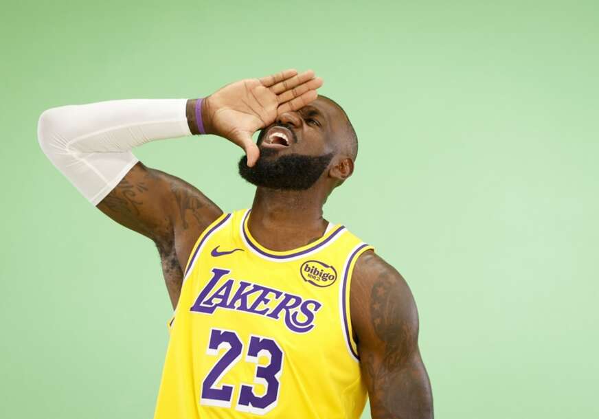Lebron Džejms