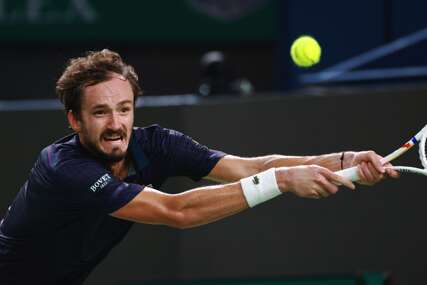 KONAČNO TROFEJ Medvedev trijumfom u Almatiju prekinuo nevjerovatan post