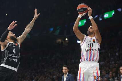 (VIDEO) Debakl u Areni: Furiozni Pariz razbio Partizan, masovna tuča obilježila utakmicu
