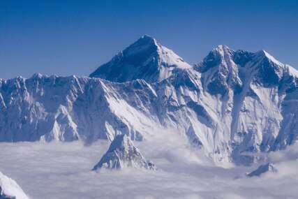 Obustavlja se planinarenje: Mont Everest ZATVOREN ZA TURISTE zbog obilnog snijega