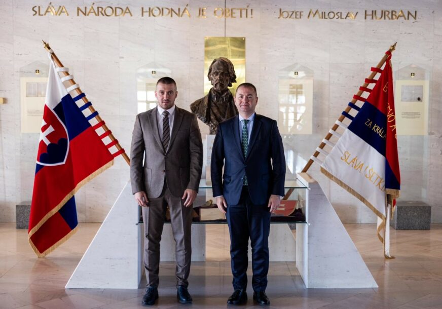 (FOTO) Sastanak u Bratislavi: Aleksandar Trninić razgovarao sa Marijanom Kerijem o političkoj situaciji u BiH