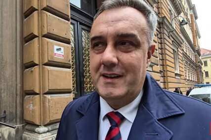„Srećan sam, danas mi je 50. rođendan“ Asim Sarajlić oslobođen, poručuje da pravda pobjeđuje