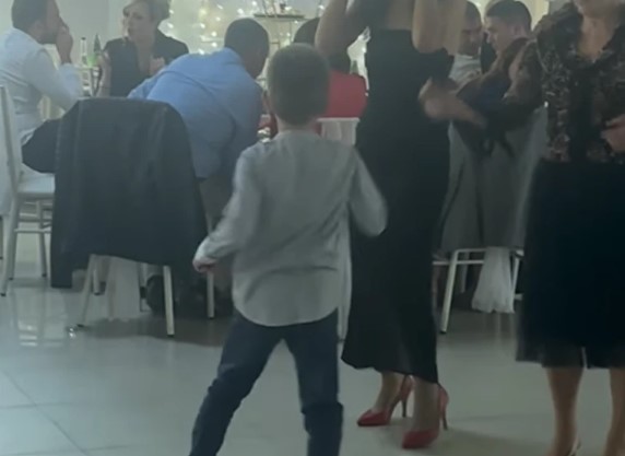 Dječak, ples