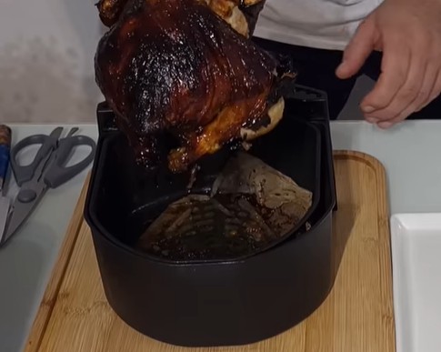Ovo je nevjerovatno važno: Evo kako da najlakše očistite fritezu na vrući zrak