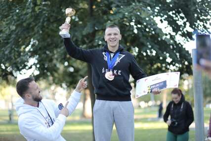 (FOTO) Uspjeh mladog sportiste: Aleksandar Šutalo se plasirao na Svjetsko prvenstvo u stritvorkautu i kalistenici