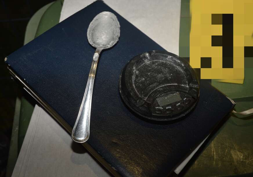 (FOTO) PRETRES U BIJELJINI Uhapšene 2 osobe, pronađena droga