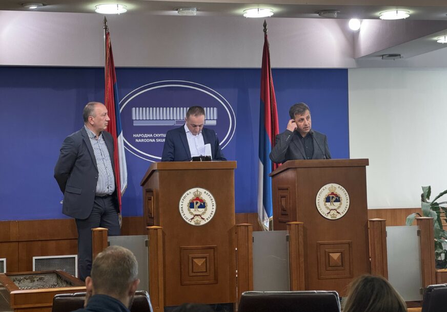 BEZ VIJADUKTA Zakazana redovna sjednica NS RS, opozicija nezadovoljna dnevnim redom, VLADAJUĆI NISU IZAŠLI PRED NOVINARE