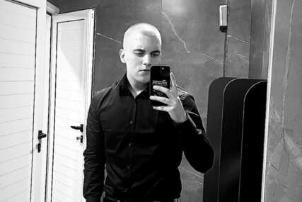 (FOTO) Livno zavijeno u crno: Ovako izgleda "BMW" U KOJEM JE POGINUO mladić (18) nakon što je udario u KRAVE