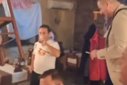 (VIDEO) Da li ste znali za ovo: Stari SRPSKI SVADBENI OBIČAJ zapalio mreže, kum u centru pažnje