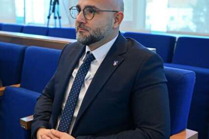“Bezvlašće u režiji SNSD” Tomić traži ostavku rukovodstva Skupštine grada Bijeljina