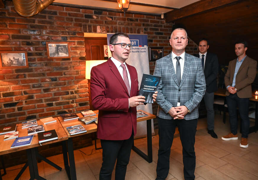 (FOTO) Udruženje SWOT gradi prepoznatljiv izdavački opus u oblasti ekonomije