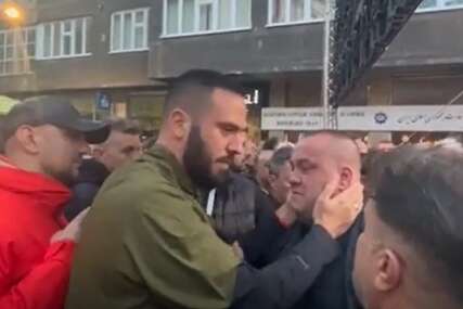 Sve pršti od emocija: Marko Rokvić tješio Halidovog sina, suze same teku