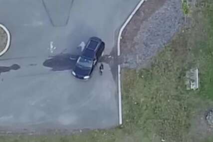 Muž, dron