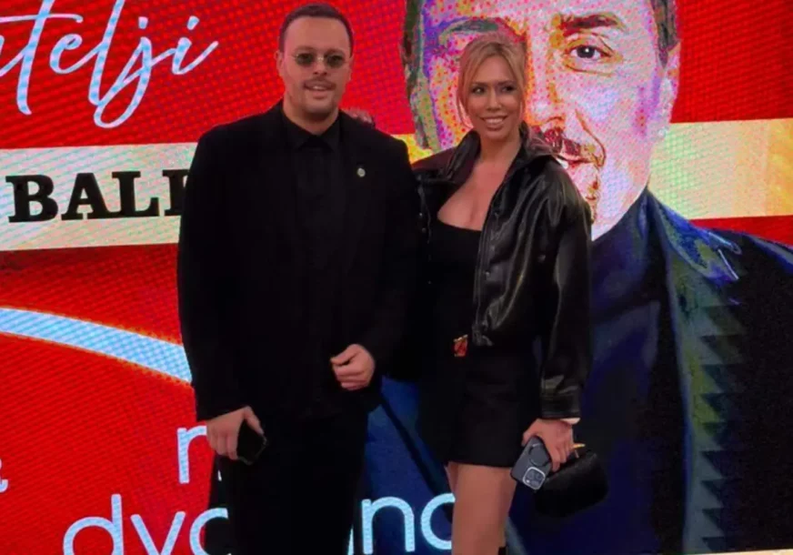 IGOR I NATAŠA KOJIĆ DOŠLI NA KONCERT KOD OCA Svi se skockali do bola, a Kebina žena se ne odvaja od njega