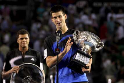 Novak Đoković nakon pobjede na Australijen Openu 2008.