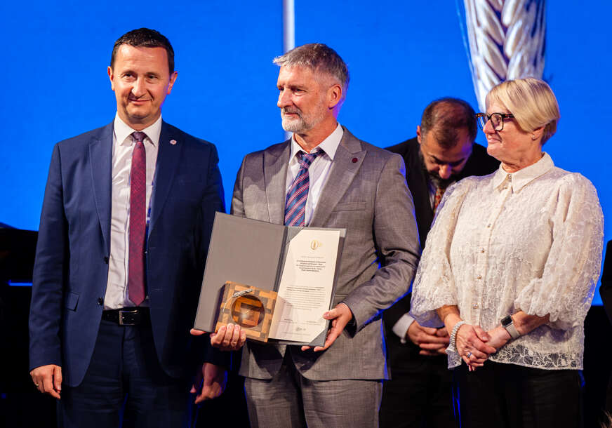(FOTO) Održana manifestacija NAGRADA ŽIVA 2025: U trebinjskom Kulturnom centru dodijeljena PRESTIŽNA PRIZNANJA