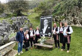 (FOTO) "Hej, samo da mi je" Srpskainfo u rodnom mjestu Halida Bešlića, na čarobnom izvoru hladne vode sa Romanije