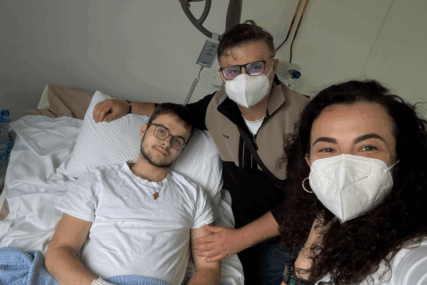 SIMBOL SNAGE I VOLJE Banjalučanin Petar Šarić (19) završio sa prvim ciklusom hemoterapije, borba se nastavlja