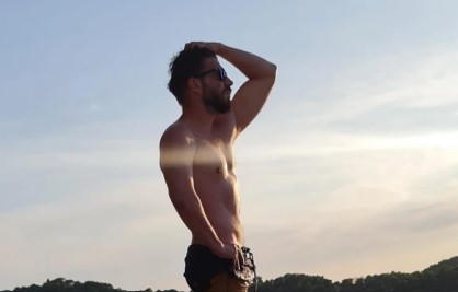 (FOTO) Razveo se i smršao 11 kilograma: Glumac pokazao mišiće, ženama zastaje dah