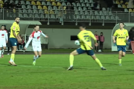 Igrač Rudara "igra" stomakom, a sudija svira penal