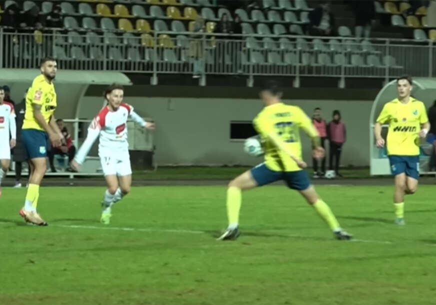 Igrač Rudara "igra" stomakom, a sudija svira penal