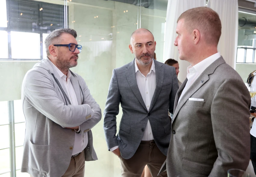 Ringier AI predavanja, Marko Stjepanović, glavni urednik Blica i urednički direktor digitalnih izdanja; Miloš Stanojević, finansijski direktor Ringier Serbia, Sreten Radović, direktor i glavni urednik Blic TV-a