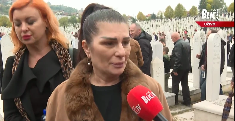 (FOTO) "OTIŠAO JE U TIŠINI, DOSTOJANSTVENO" Sanja Maletić prolila rijeku suza na sahrani Halida Bešlića