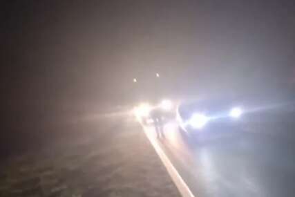 (VIDEO) Teška nesreća kod Sombora: Automobil udario u pješaka, PA U DRUGO VOZILO, ima stradalih