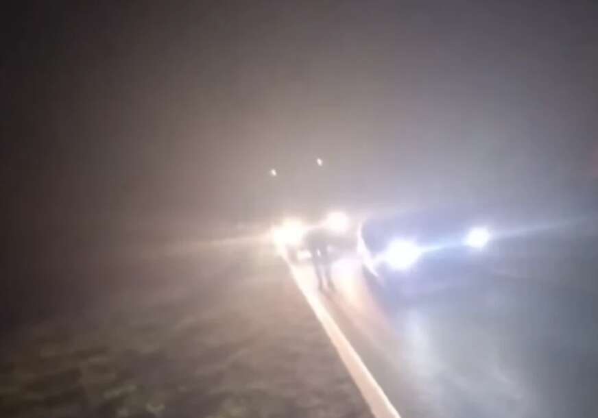 (VIDEO) Teška nesreća kod Sombora: Automobil udario u pješaka, PA U DRUGO VOZILO, ima stradalih