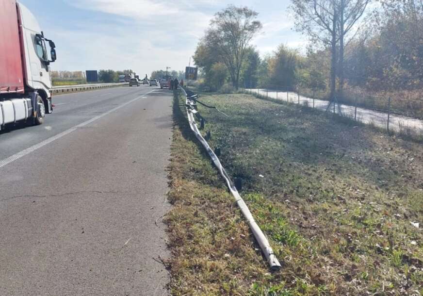 (FOTO) PROBIJENA ZAŠTITNA OGRADA Pogledajte jezive scene sa mjesta nesreće u kojoj je stradao mladi džudista, djeca se vraćala sa takmičenja