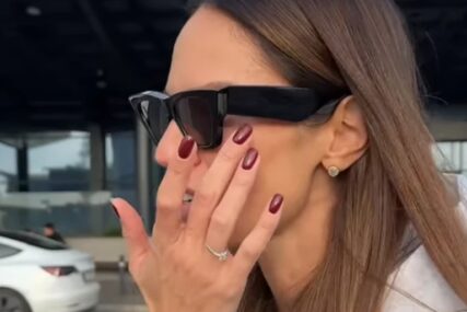 "Ne puštam suzu dok ne uđe na aerodrom..." Danijela Dimitrovska u suzama ispratila sina na put