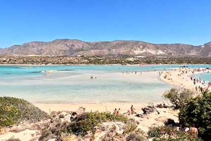 (FOTO) Turizam je sve uništio: Najljepša plaža na svijetu jako razočarala posjetioce