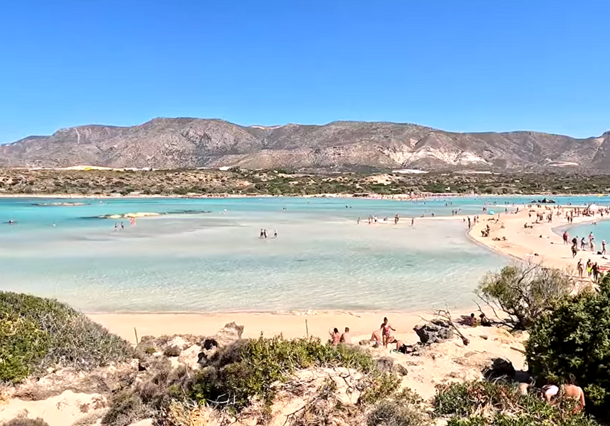 (FOTO) Turizam je sve uništio: Najljepša plaža na svijetu jako razočarala posjetioce